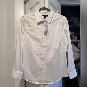 NEVER BEEN WORN White Button Down from Banana Republic!